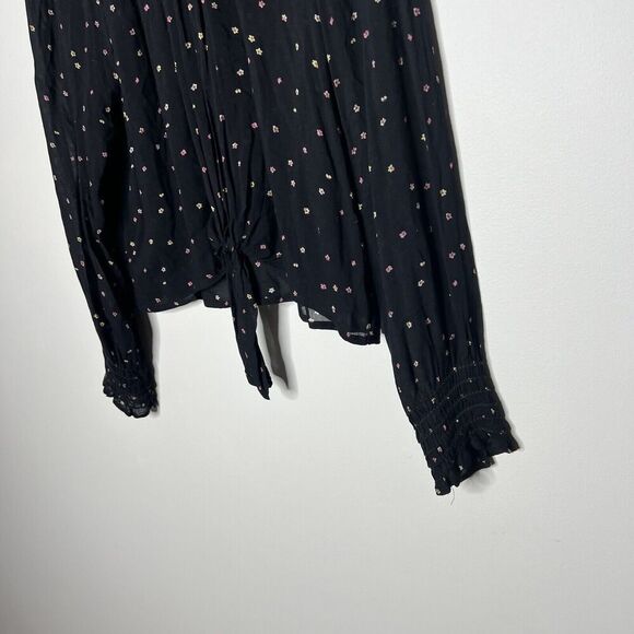 Bella‎ Dahl Top Womens Medium Black Floral Smocked Long Sleeve Tie Front Rayon - Picture 9 of 13